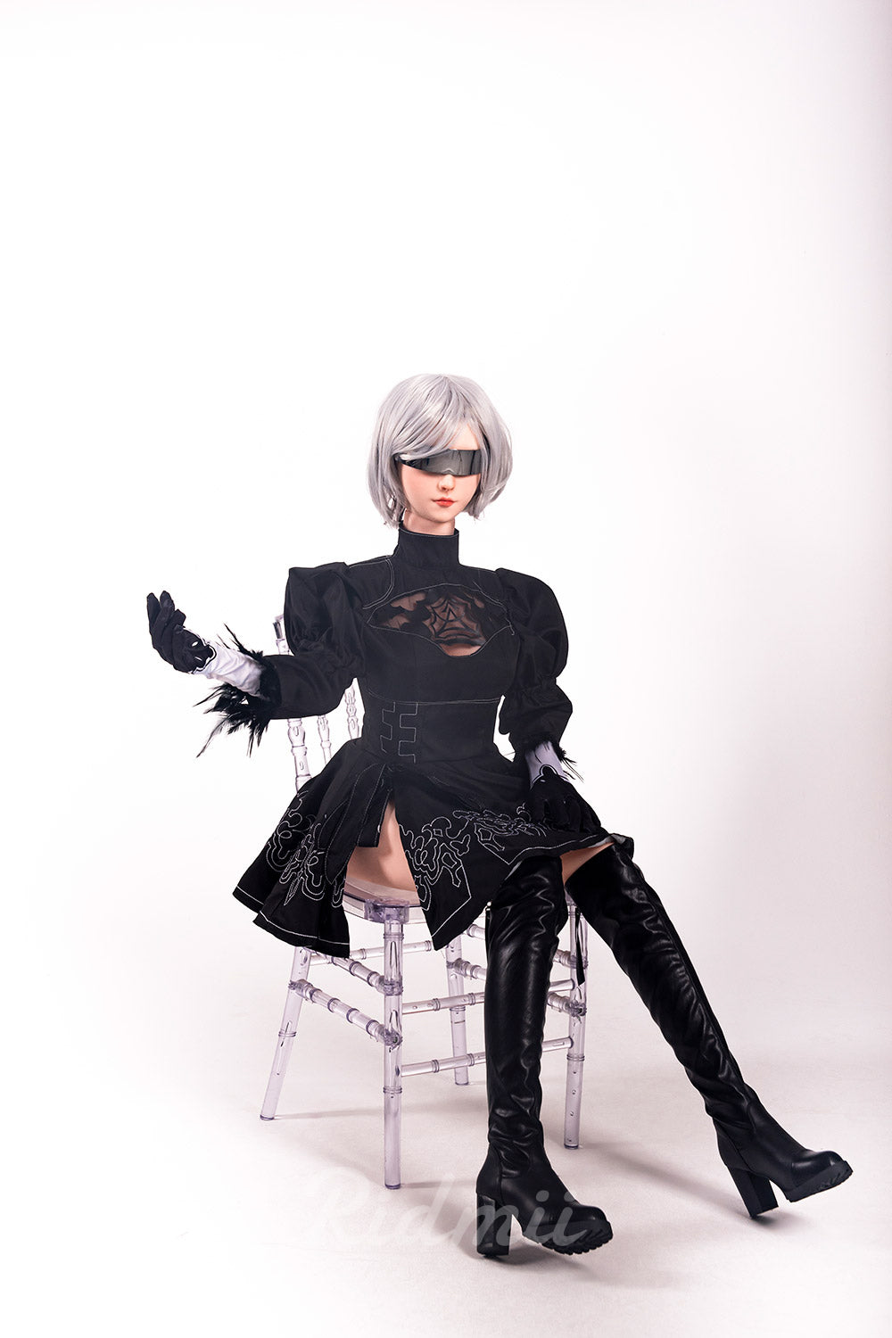 Momo - Silver Android Muse (5'4" Velvet Soft TPE)