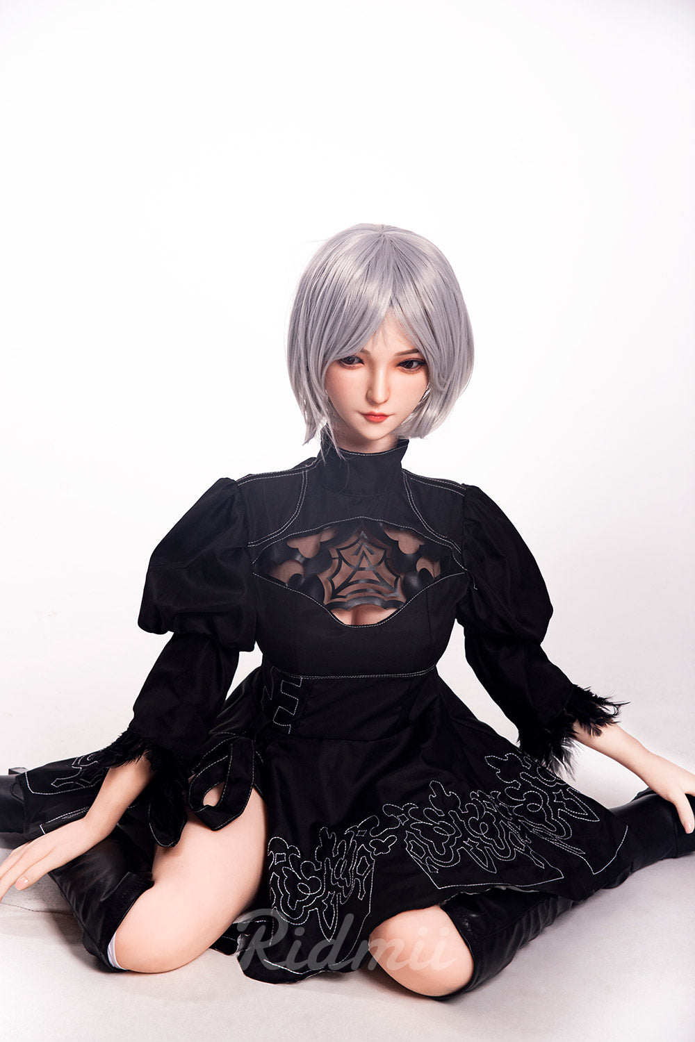 Momo - Silver Android Muse (5'4" Velvet Soft TPE)